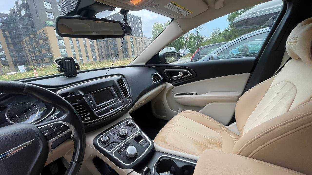 Chrysler 200 2.4i AT 2WD (184 л.с.) 2015