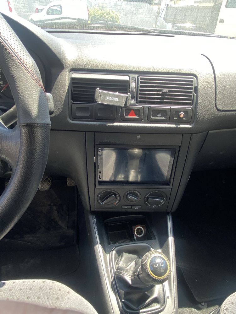 Golf 4 1.6 SR proço negocial 550