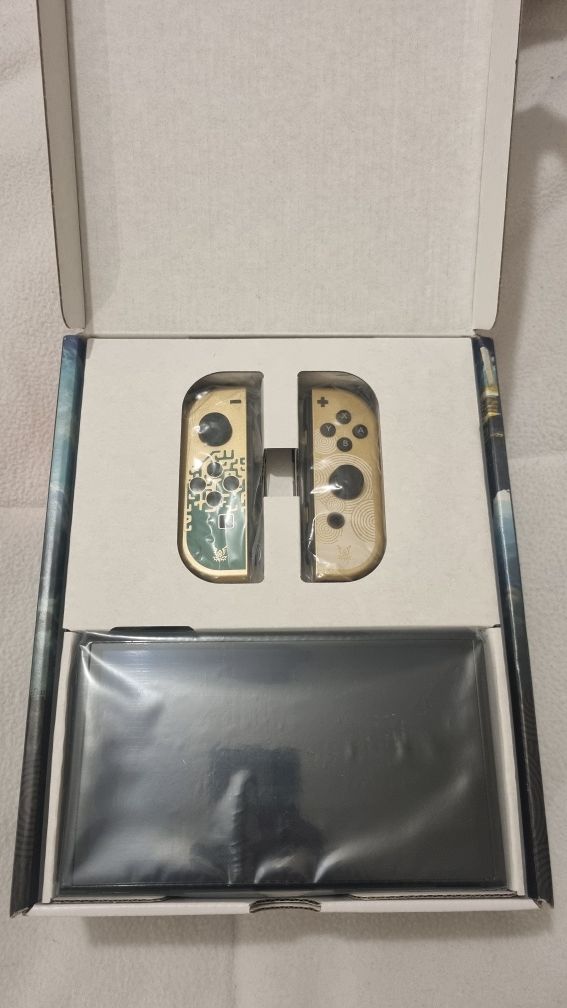 Nintendo Switch OLED The Legend of Zelda Tears of the Kingdom Edition