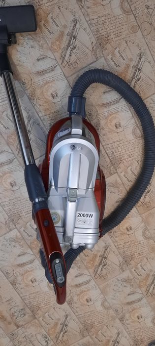 Пылесос LG 2000 V-K8801HTM