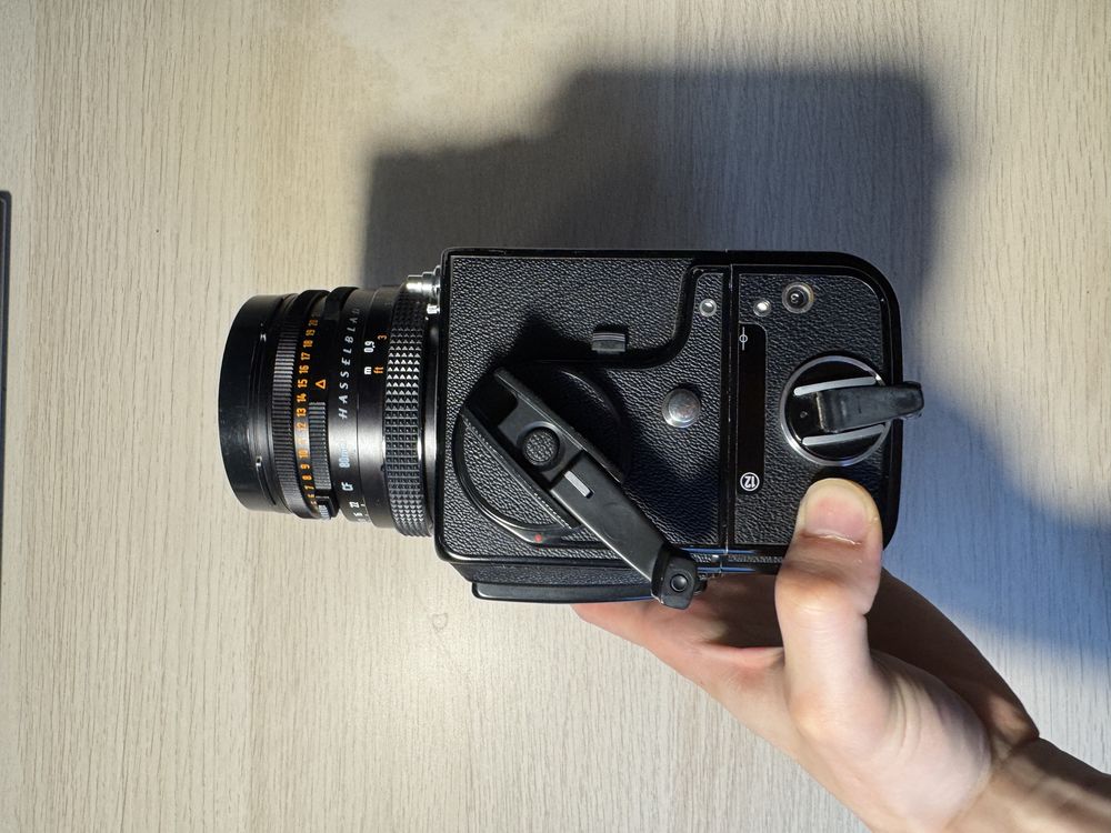 Hasselblad 500 C/M + Planar 80/2.8 CF Acute Matte + extension tube 16