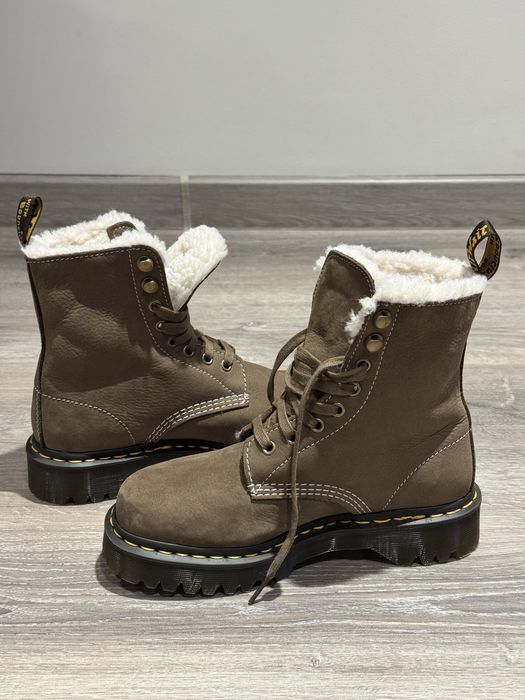 Жіночі черевики Dr. Martens