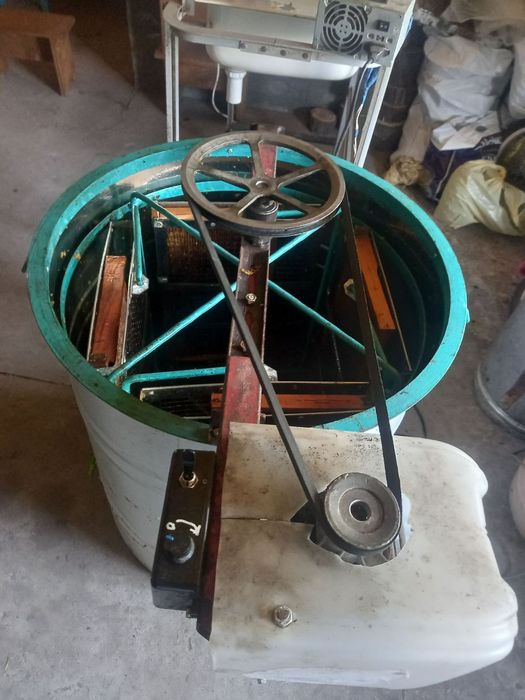 Медогонка 4х рамочна