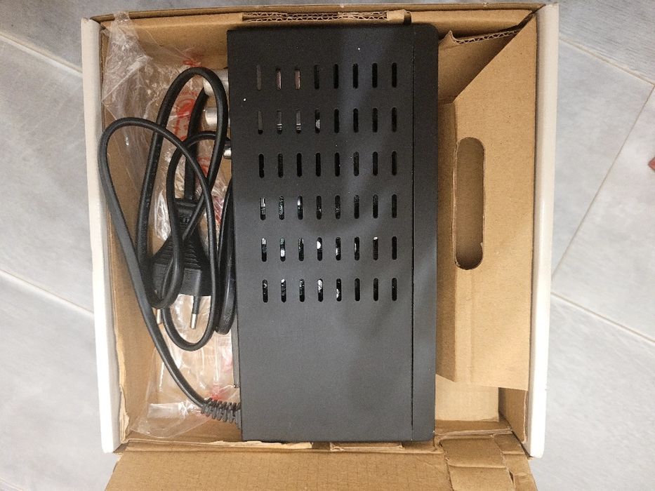 Dekoder dvbt do odbioru tv w starszych telewizorach.