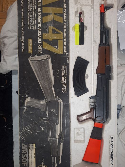 Vendo AK-47 Tokyo Marui airsoft