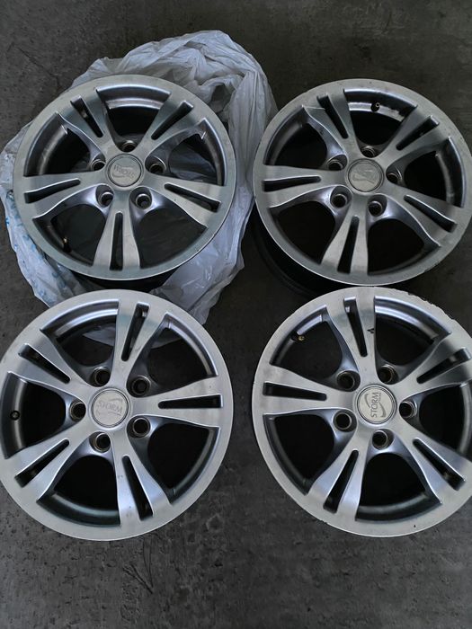 Диски R15 стояли на mazda