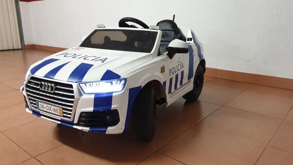 Carro policia elétrico ultra avançado