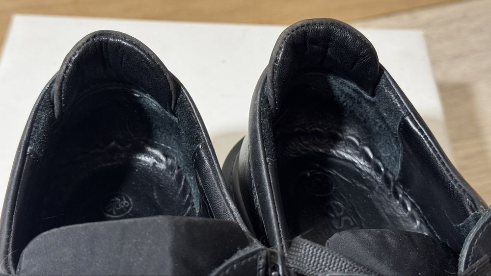 Кеды кожаные женские Estro