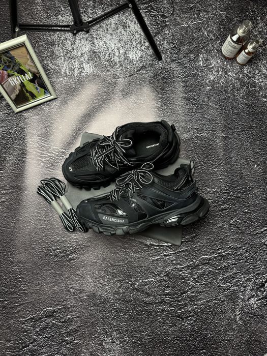 balenciaga track 1 black 42-43