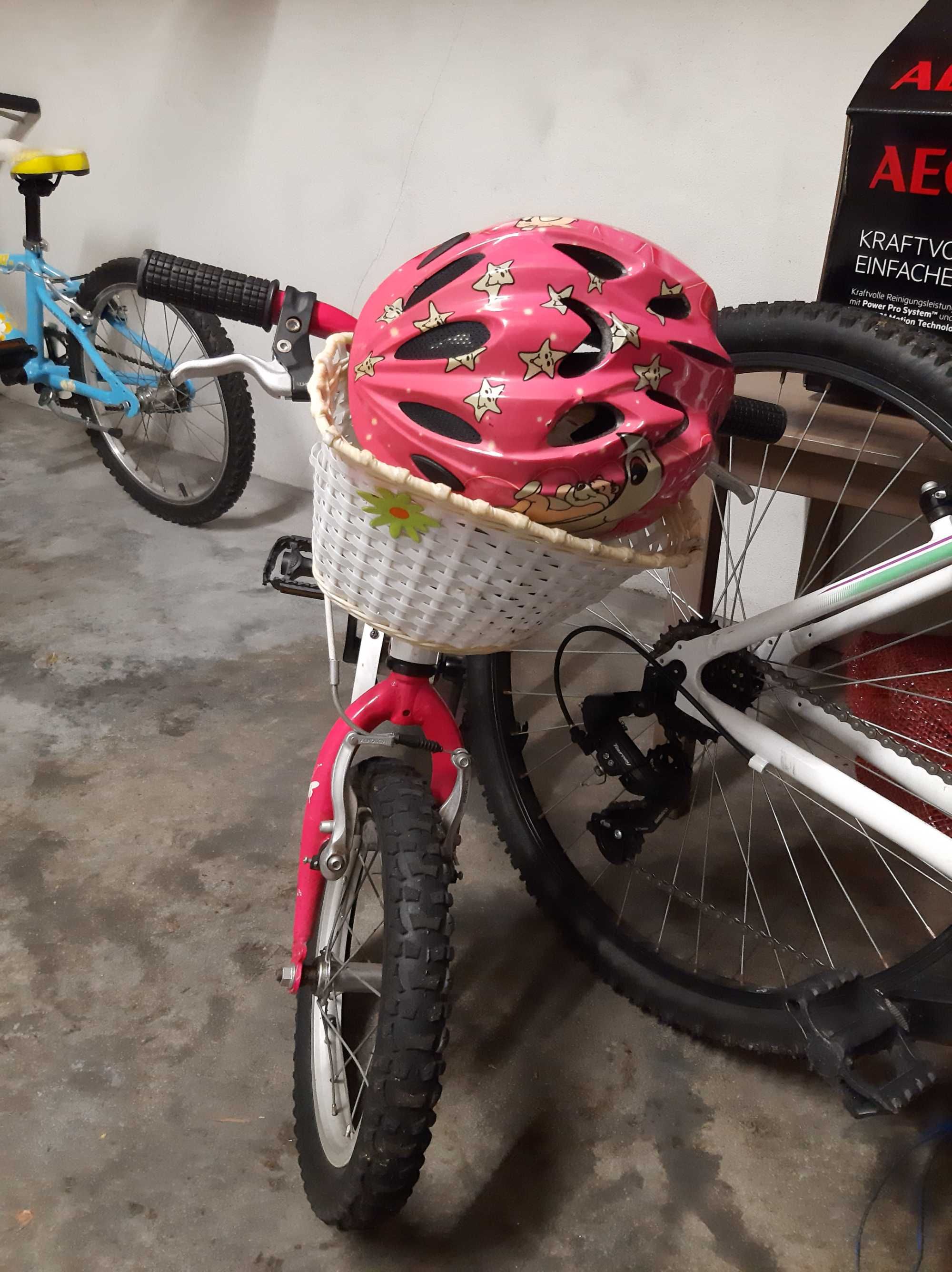 bicicleta para criança em bom estado marca Quer + capacete proteção