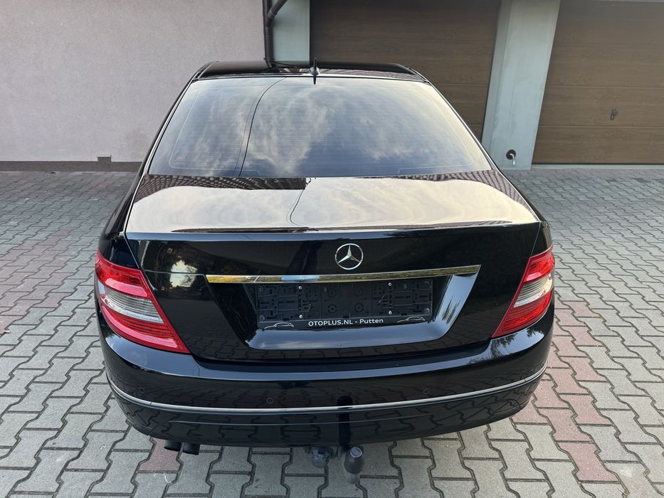 MERCEDES C180, NAVI, Klimatyzacja, Półskóra, Parktronik, Bardzo Ładny.