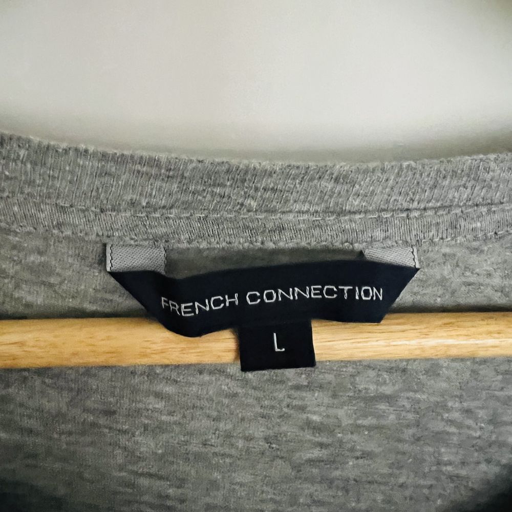 Футболка жіноча French Connection, Панда, пайєтки, р.L, стан нової.