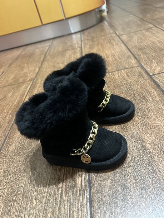 Натуральні уггі