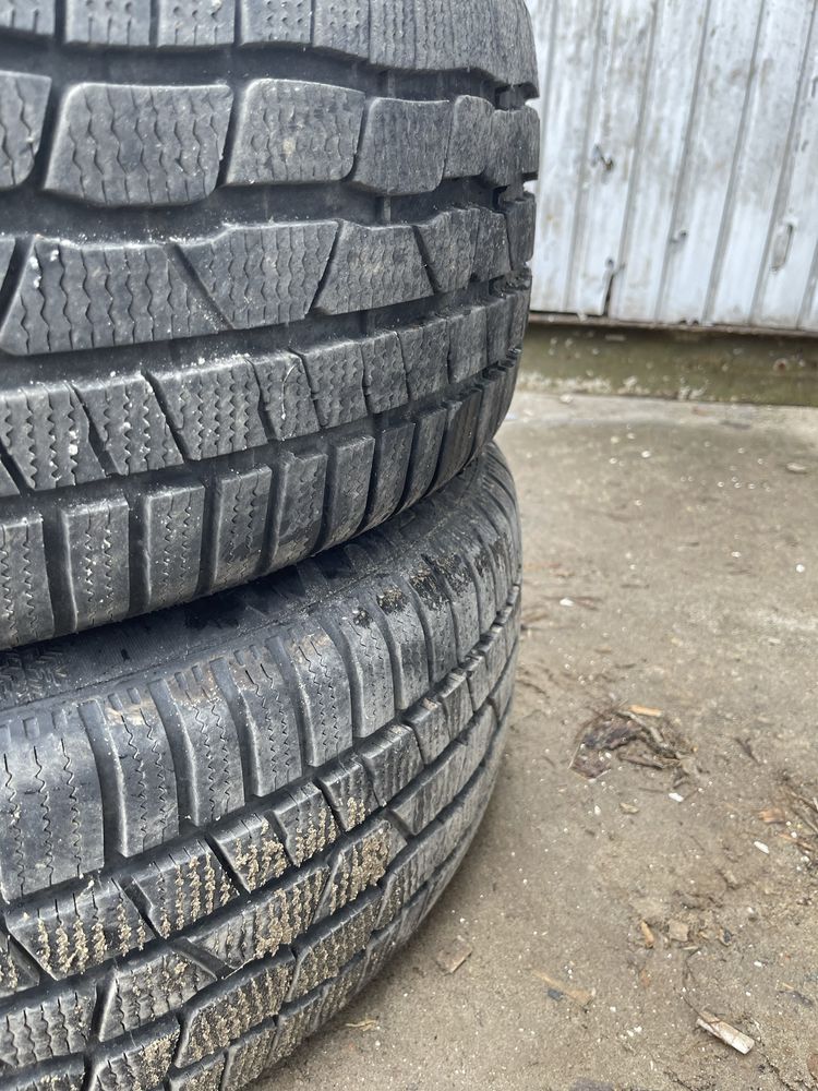 Резина зимова 225/55 r17