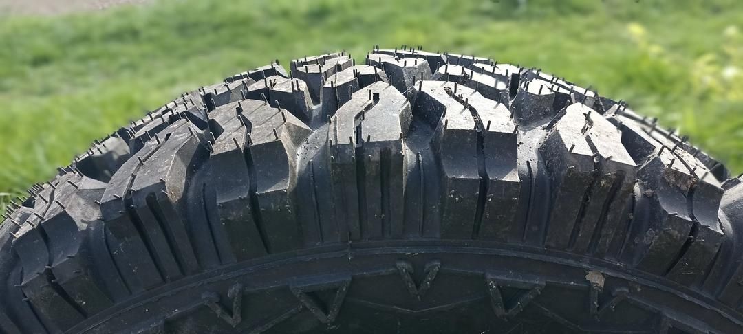 Продам колесо LT245/70R17