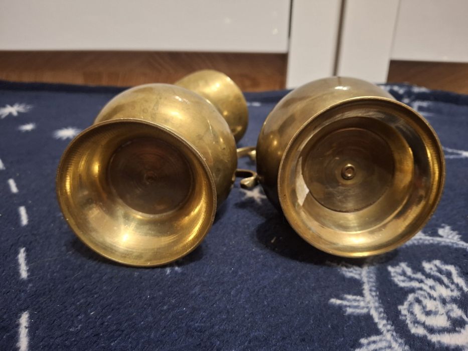 Dwa dzbanki mosiężne