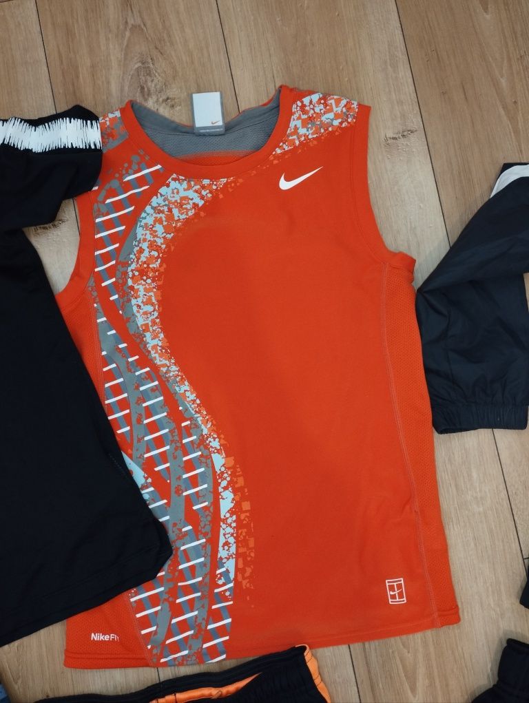 Duży zestaw sportowy Nike wiosna ,lato 134/140