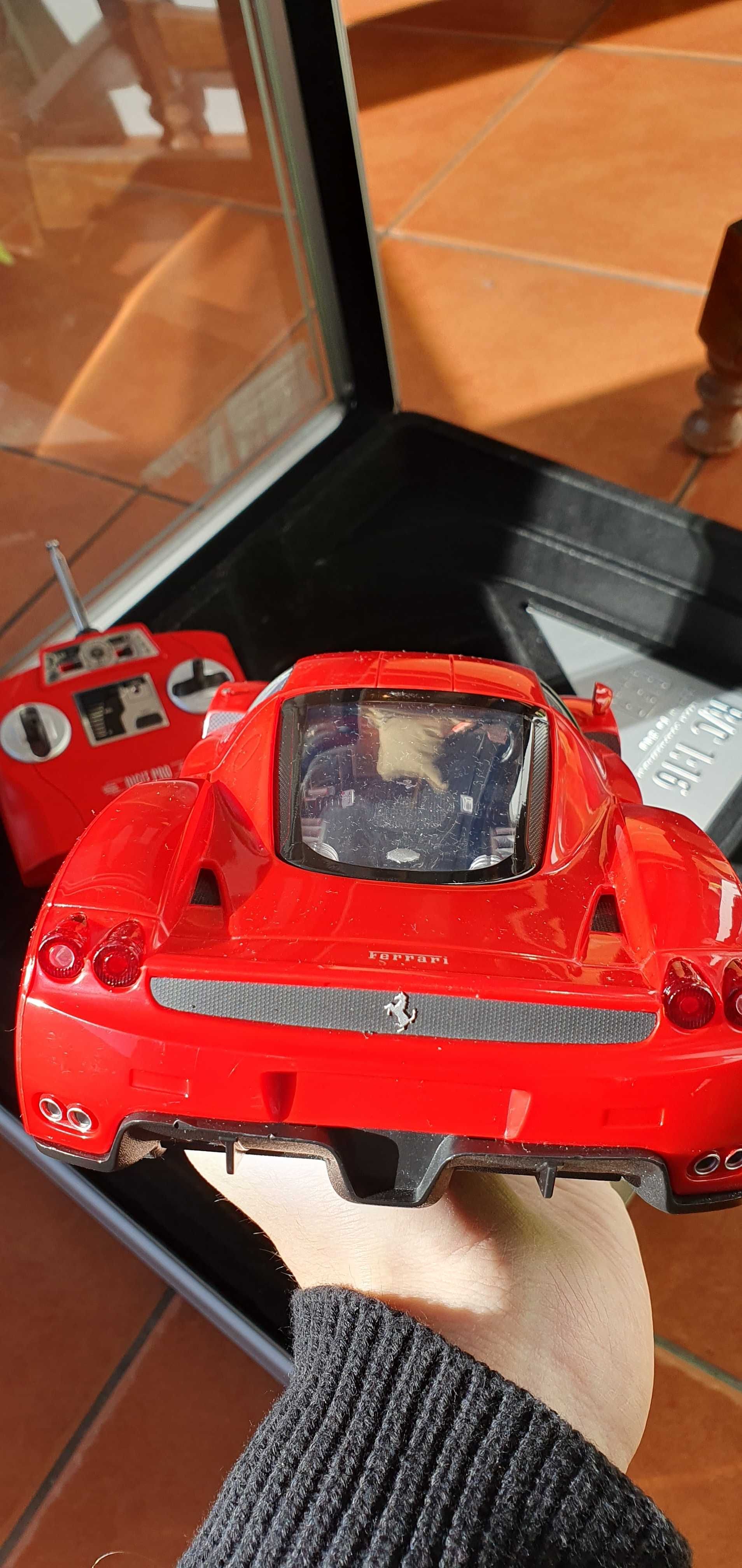 Miniatura Ferrari Enzo 1/16 Telecomandado