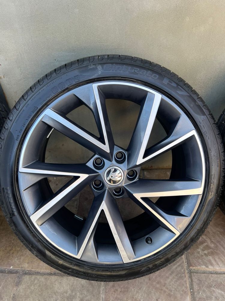 Колеса з дисками  skoda enyaq kodiaq skoda super b 235/40 r19