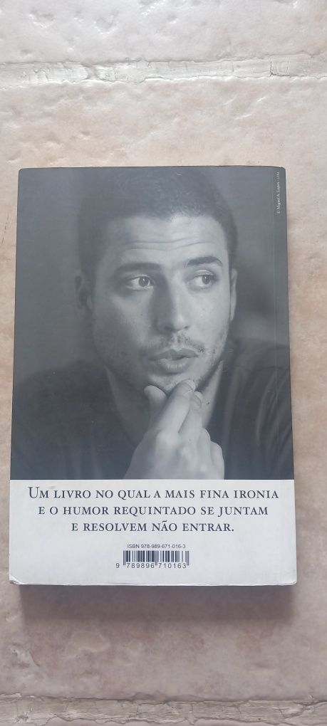 Livro Novas crónicas da boca do inferno