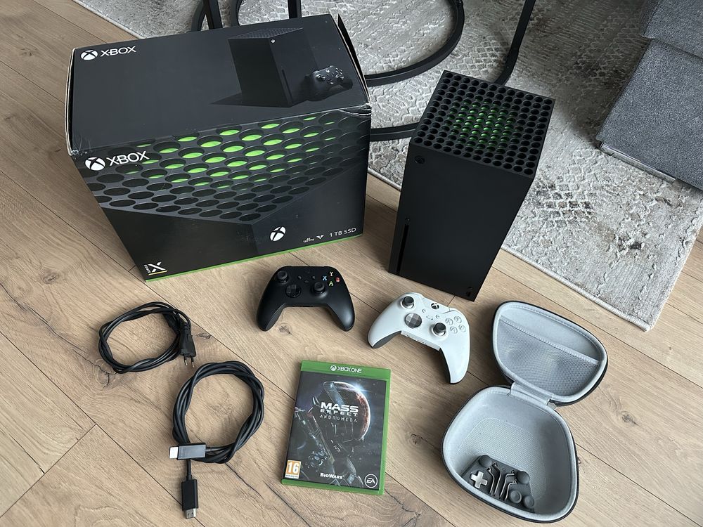 Super zestaw Xbox Series X, Pad Elite + zwykły, gra, game pass