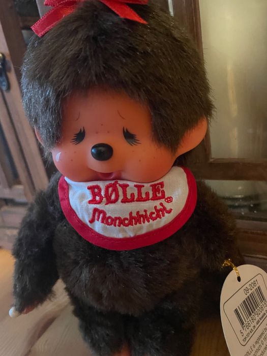Nowa małpka Monchhichi Sekiguchi z zamkniętymi oczami