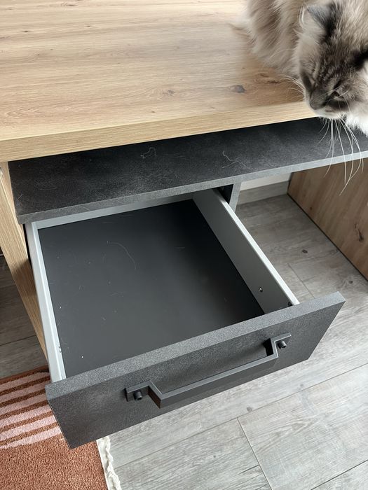 Biurko z szuflada i szafka