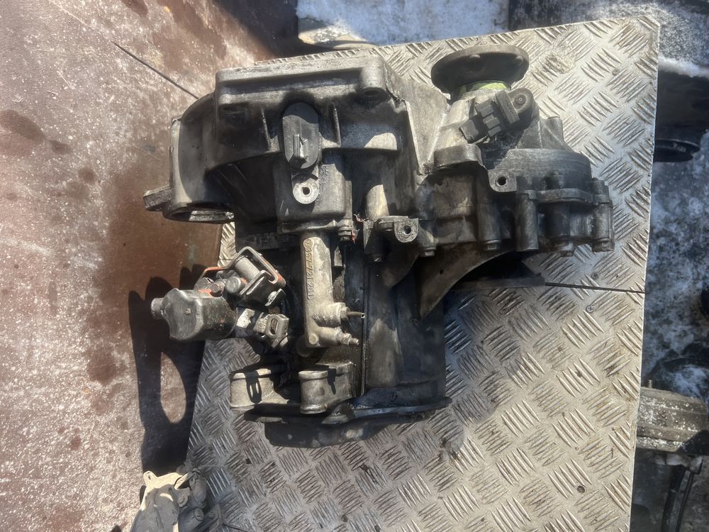 Коробка мкпп 1.9 Подрамник балка кадди 98 год vw caddy golf 3