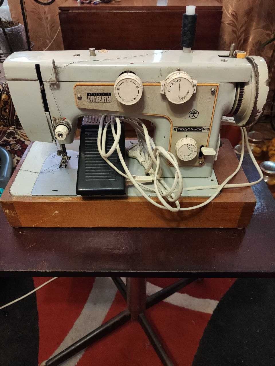 Швейна машинка електрична "Подольск 142"