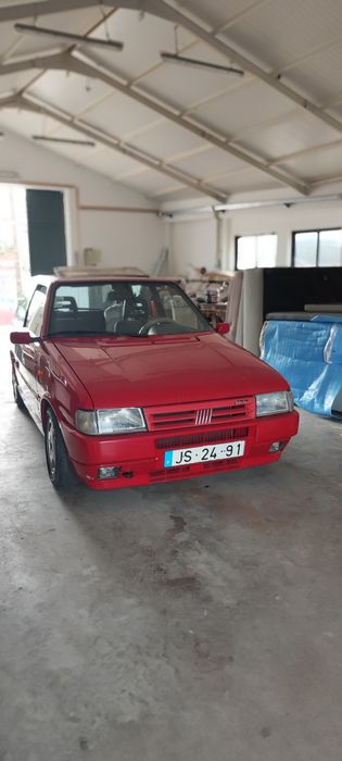 Fiat Uno Turbo IE a circular