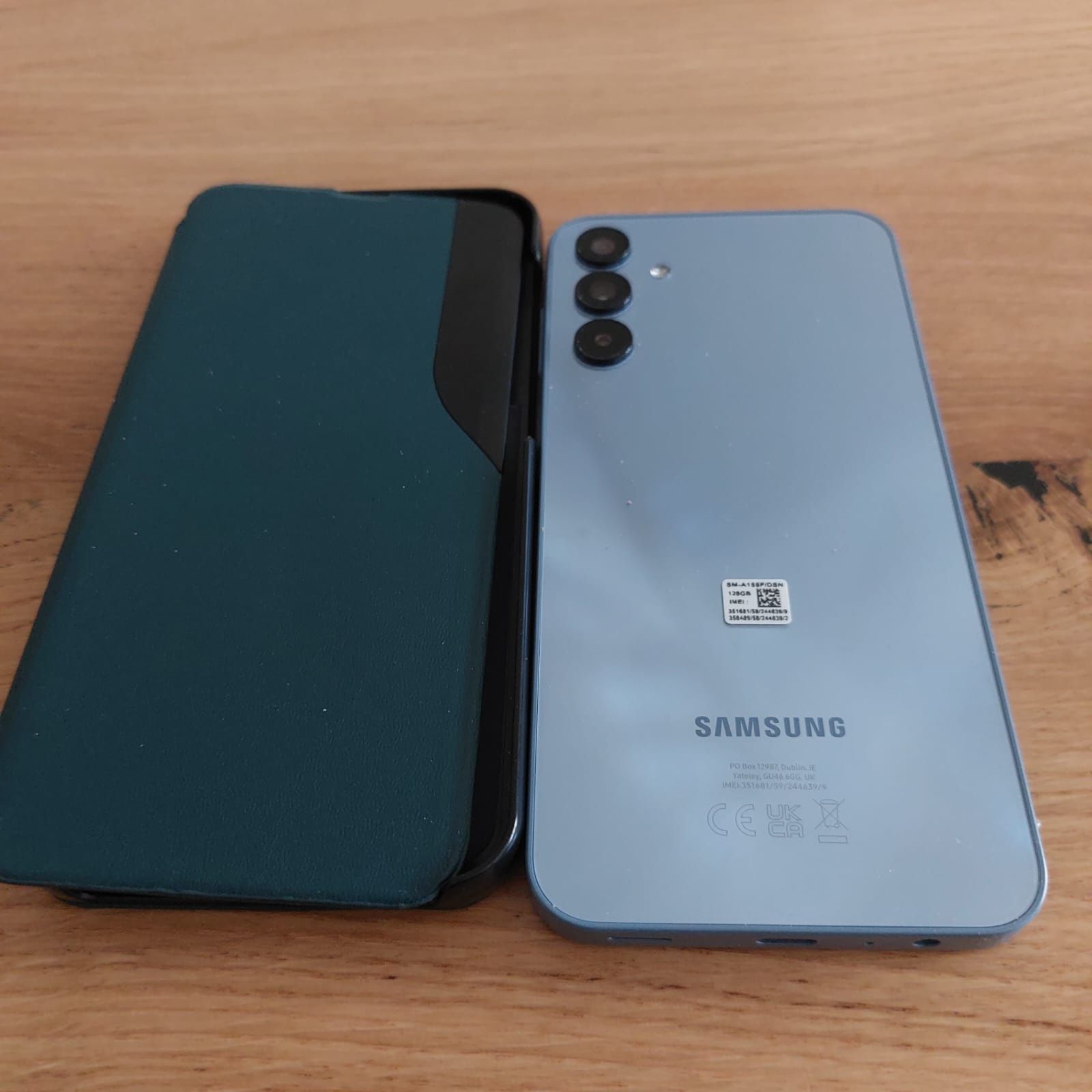 Samsung Galaxy A15 128/4 2msc + etui