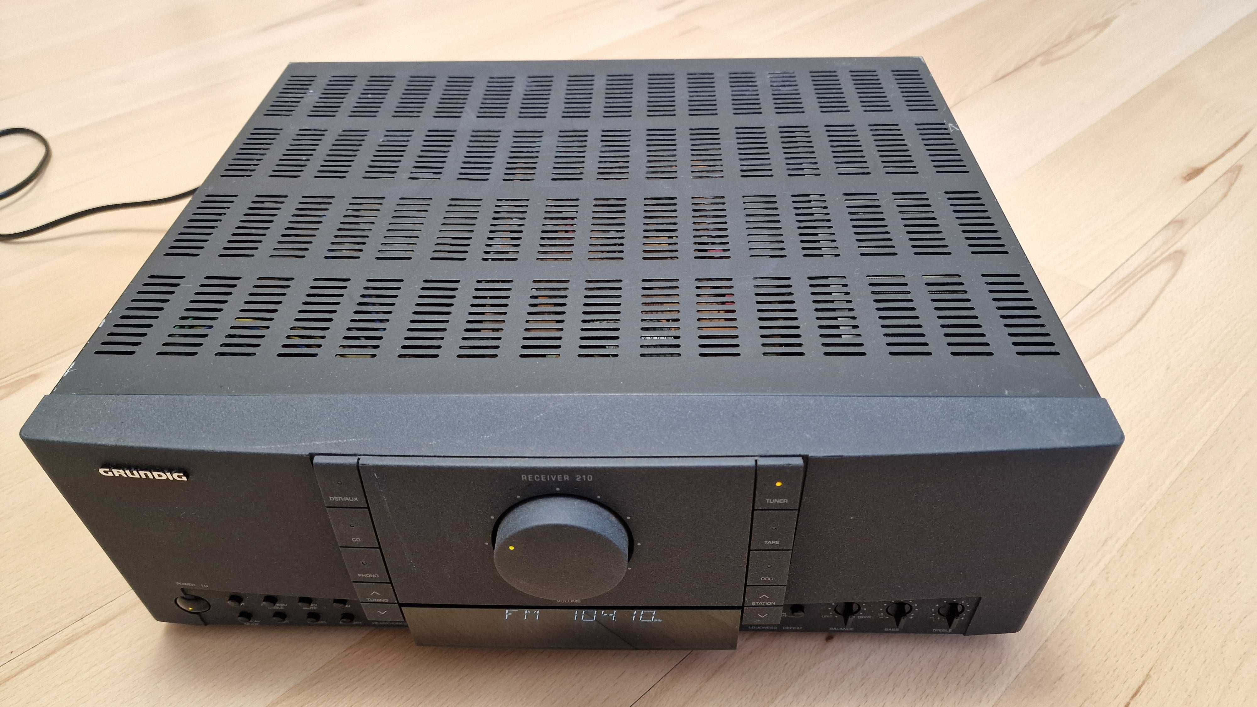 Grundig R210 amplituner