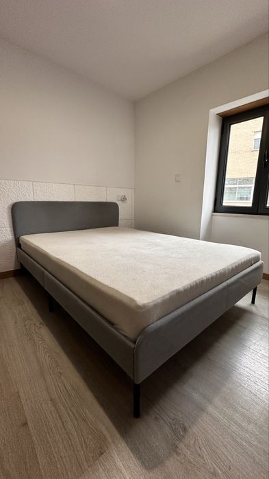 Cama de casal + colchão ikea