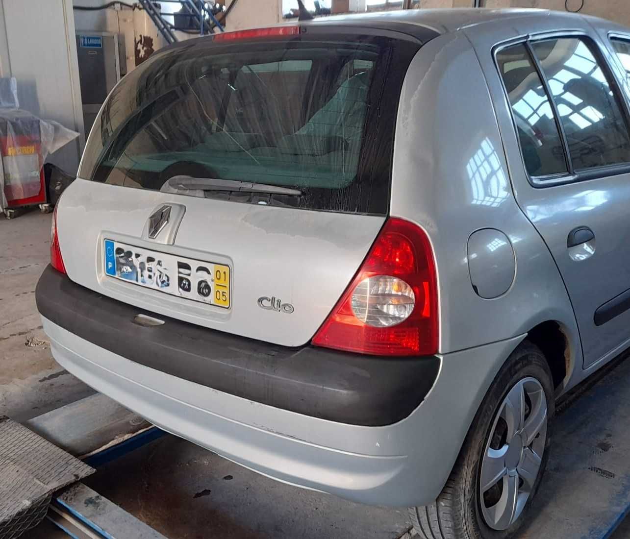 Clio II 01/2001 gasolina