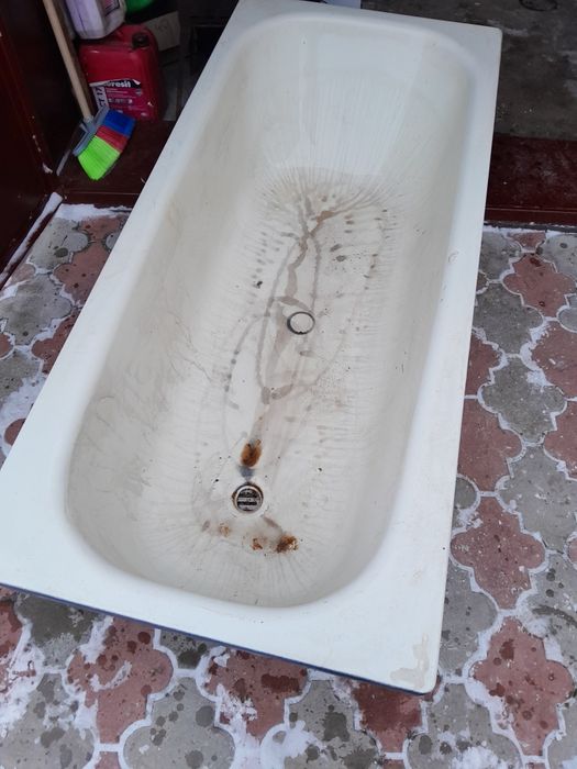 Ванна чугунная тяжелая