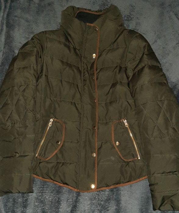 Женская красивая куртка