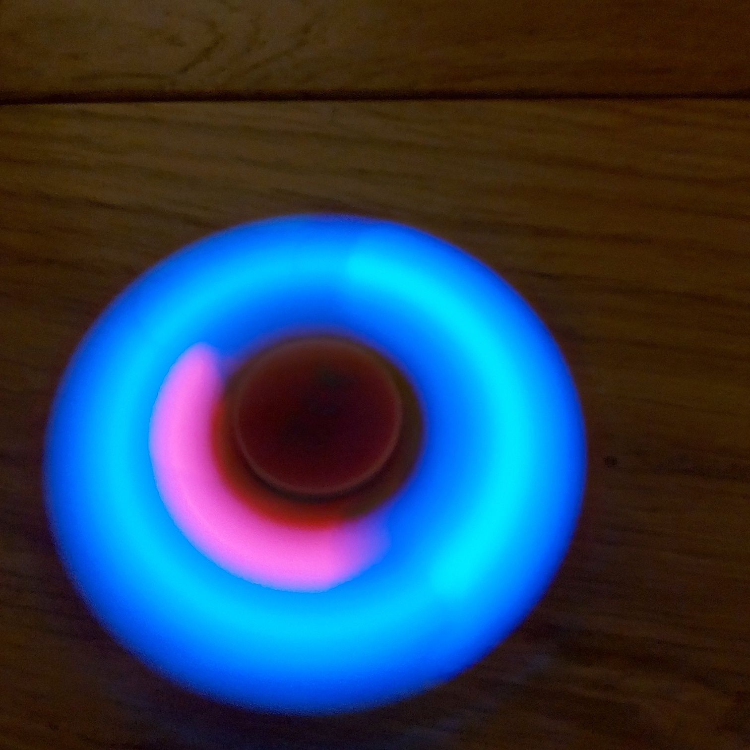 LED Hand Spinner (czerwony) - Zabawka antystresowa