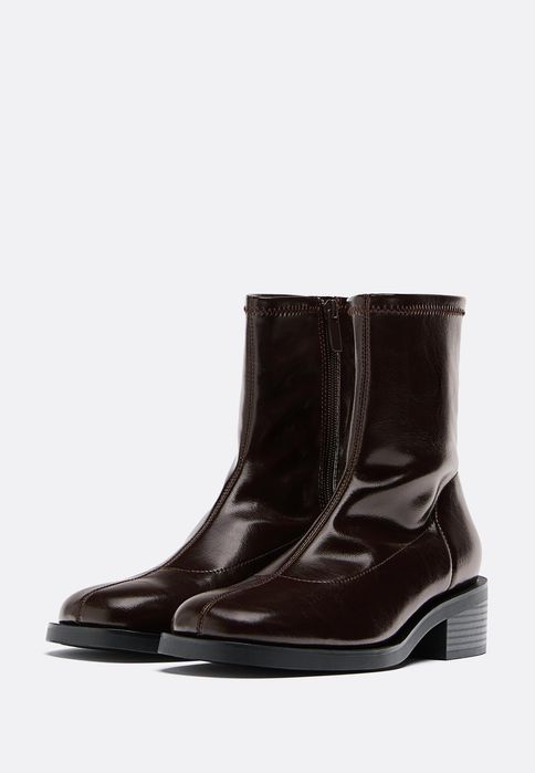 Черевики Stradivarius