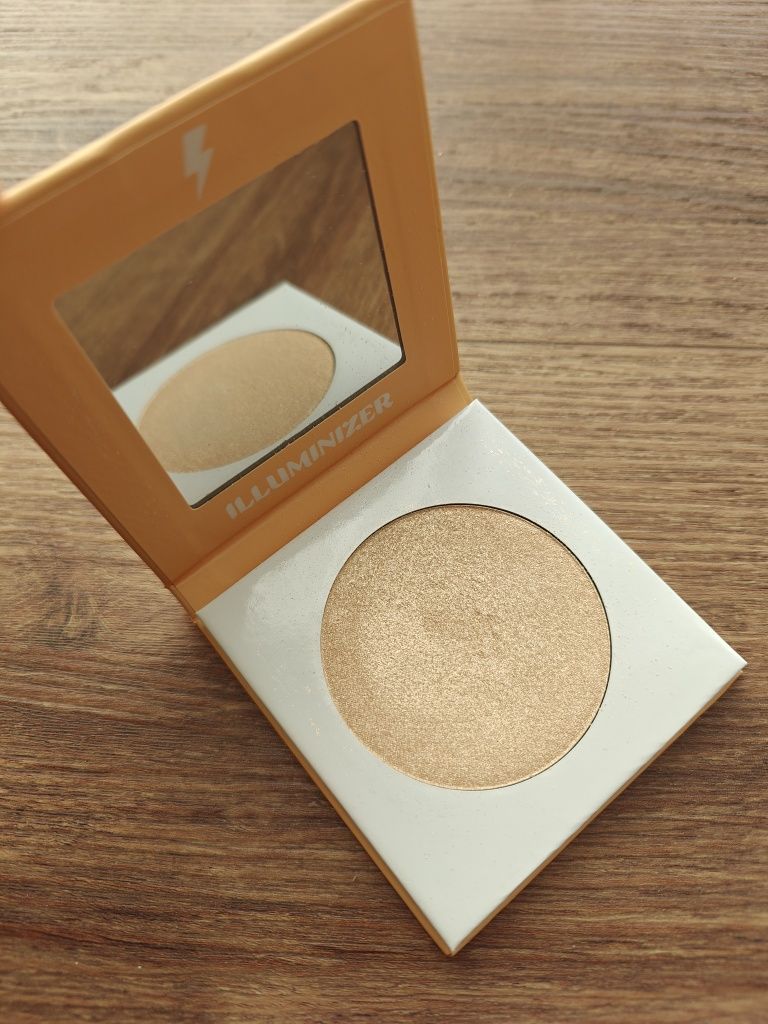 Miyo Illuminizer 01 Galle Light