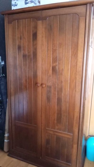 Roupeiro com 2 portas