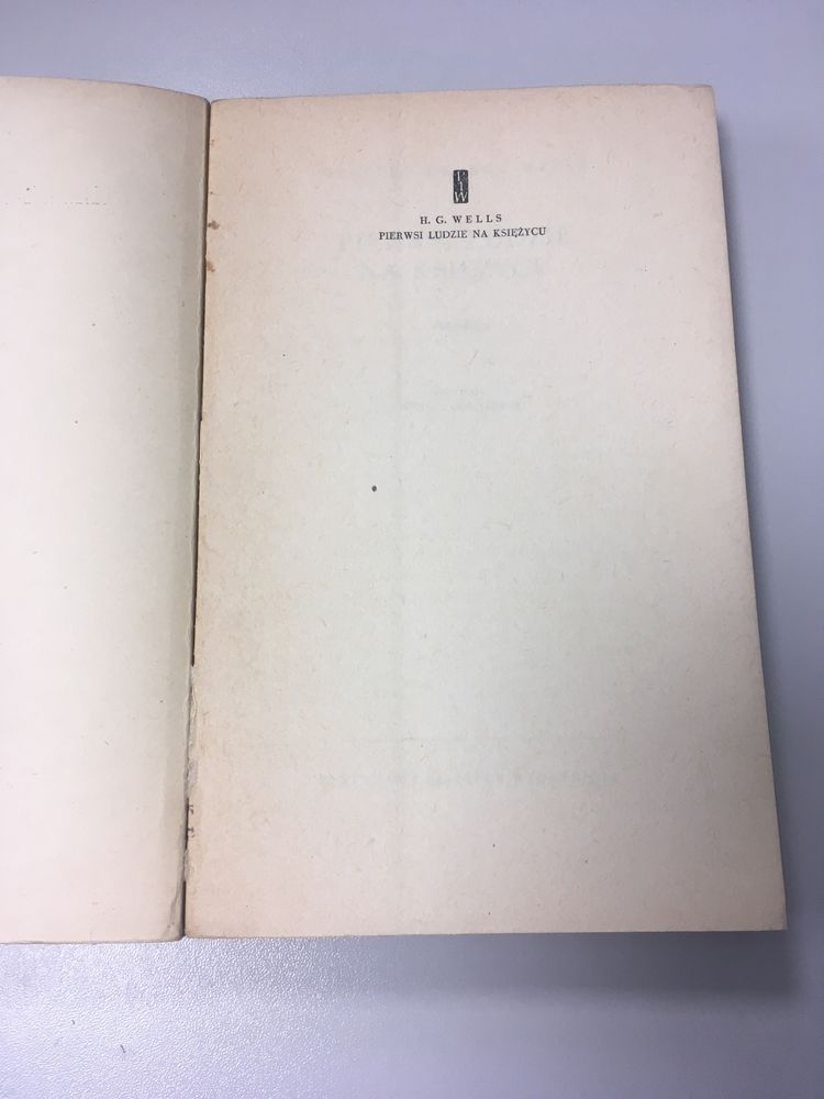 Pierwsi ludzie na księżycu - Herbert George Wells