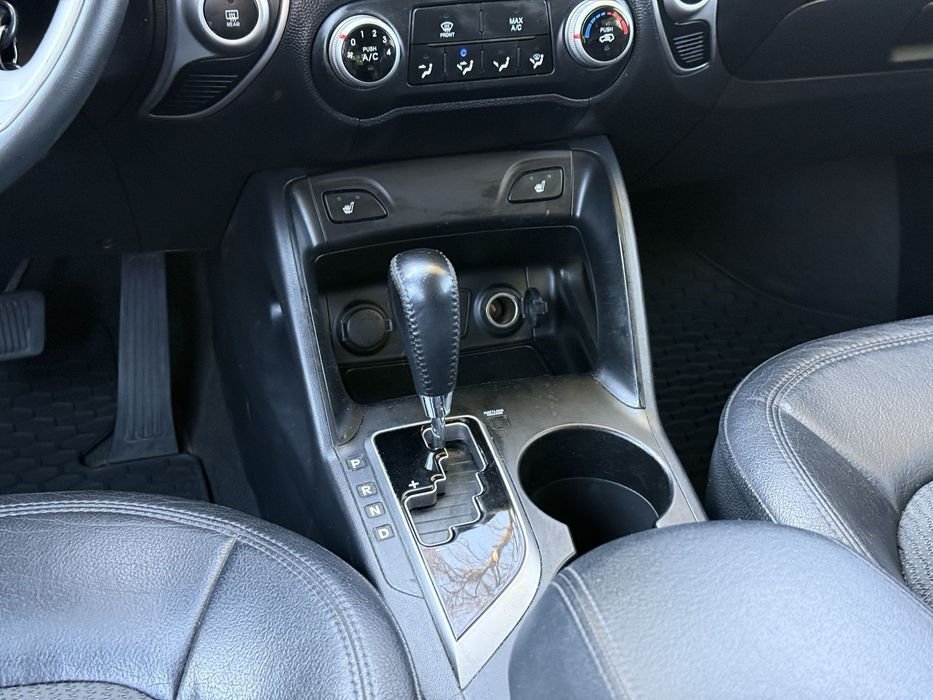 Hyundai Tucson 2013, 2.4 газ/бенз, автомат