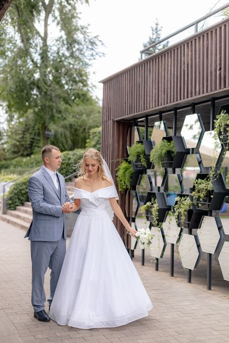 Продам весільну сукню б/у. 4500 грн. Можливий торг.