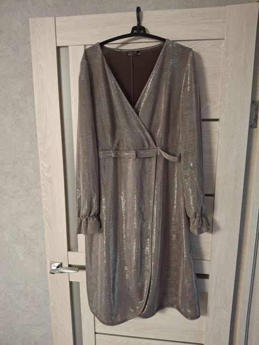 Неймовірна Святкова сукня золотого кольору