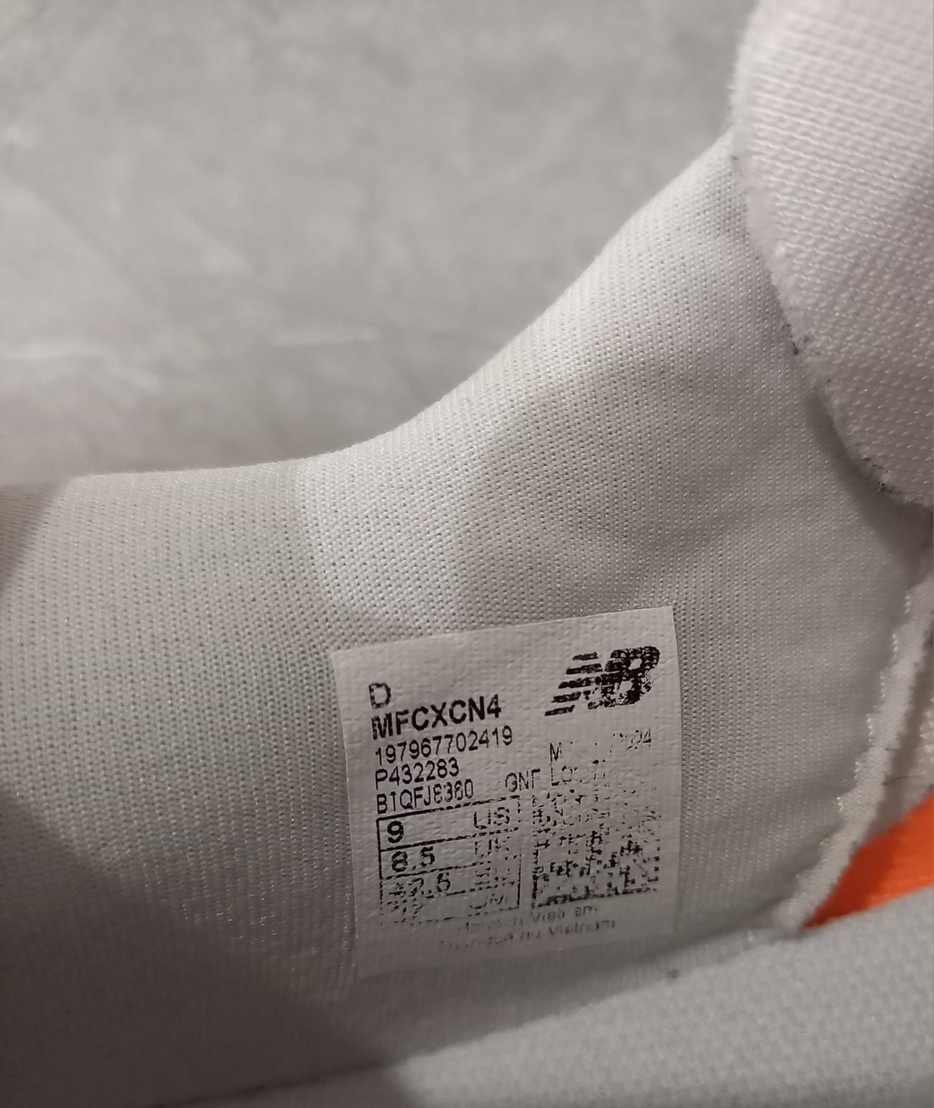 New Balance Rebel v4 42 розмір