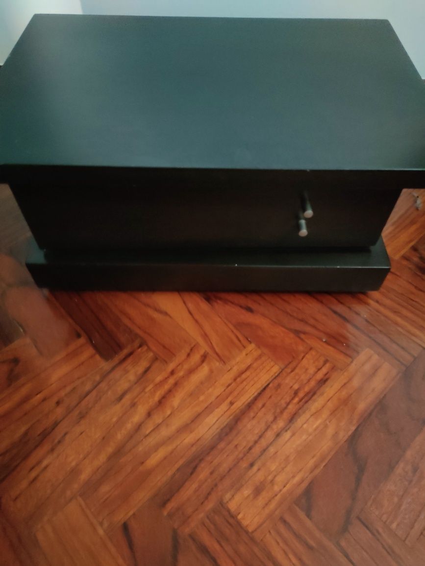 Cama casal com estrado e 2 mesas de cabeceira madeira maciça cor  weng