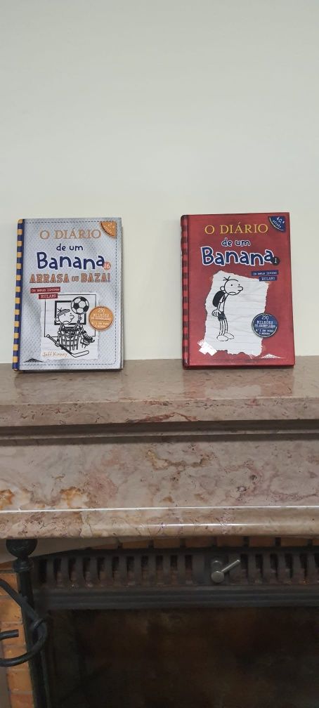 2 livros da coleção diária do banana