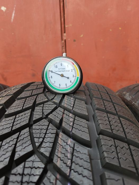 215/50/19 R19 GoodYear UltraGrip Performance+ 4шт ціна за 1шт шини