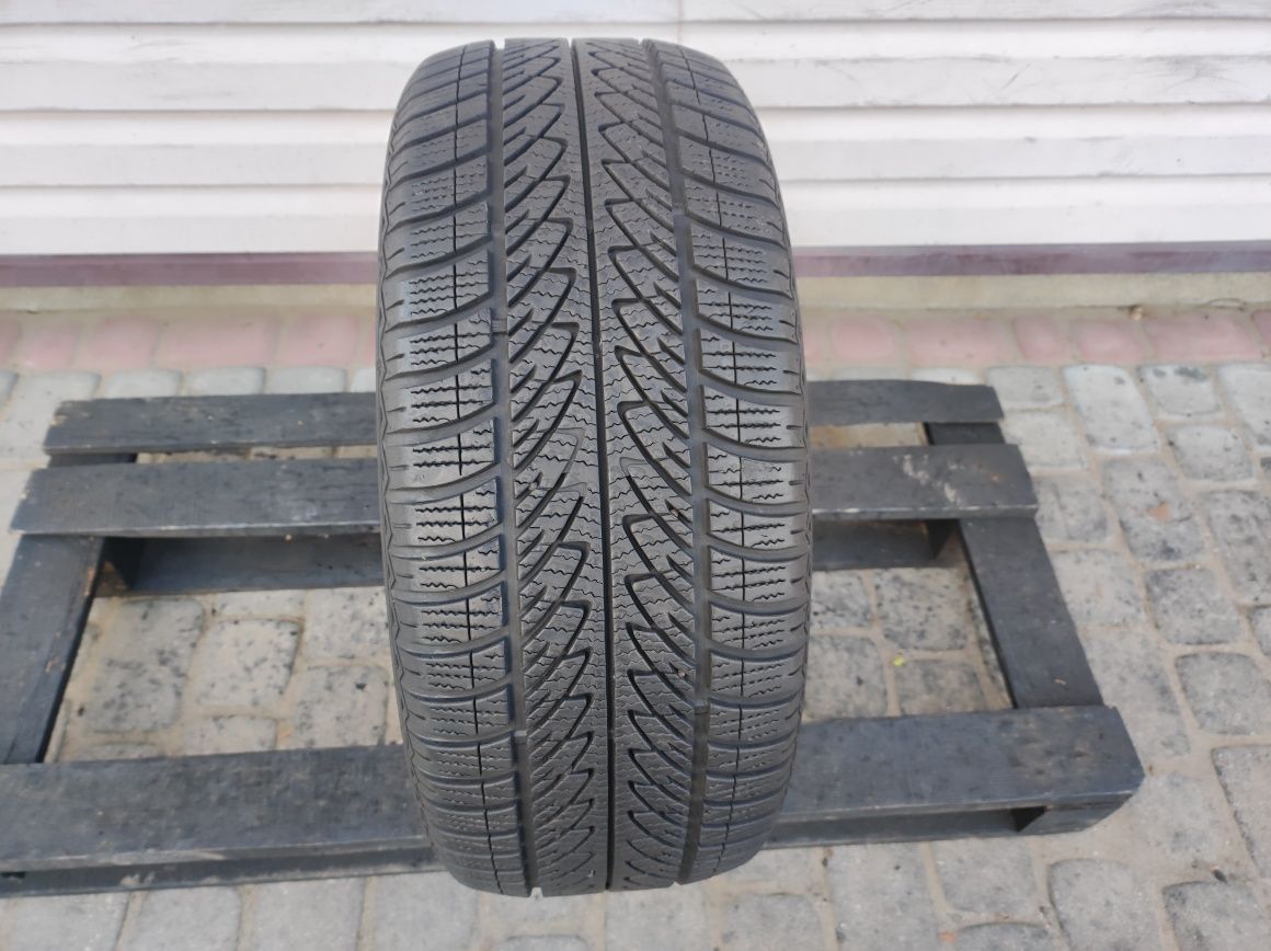 225.45.18 jedna opona Goodyear Ultra Grip 8