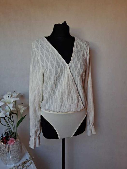 Kremowe Nowe z metką Body damskie Shein rozmiar L 40.